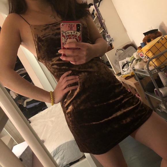 CLEARANCE❗️ velvet mini dress - Picture 1 of 4